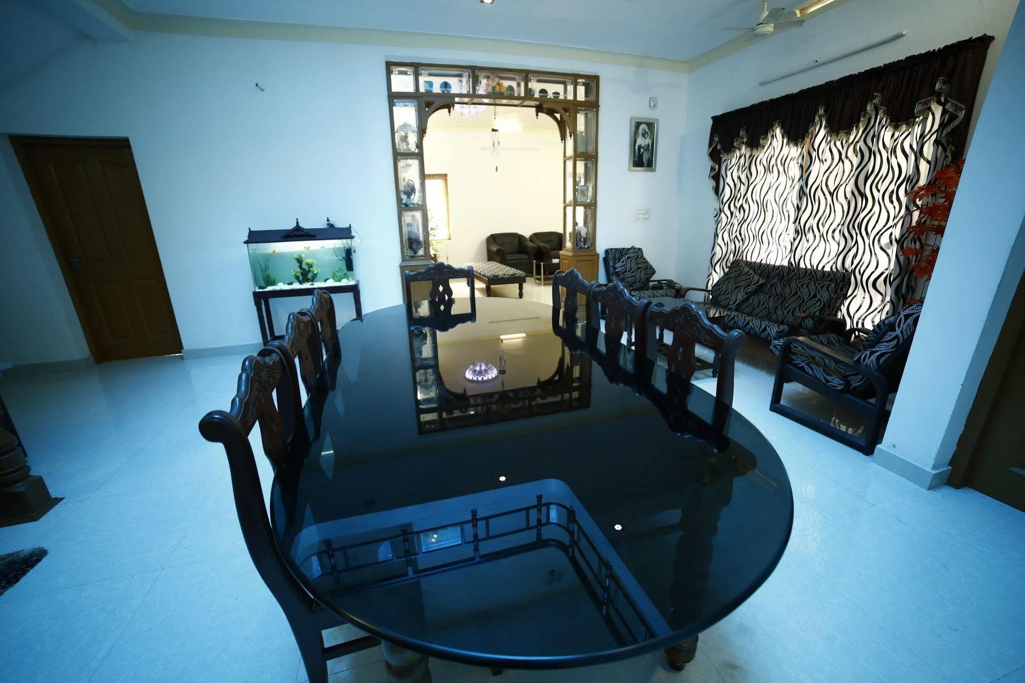Cochin Cove Homestay Kochi Exterior photo